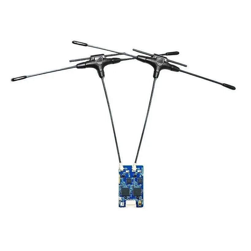 RF antenna module with multiple antennas on a white background