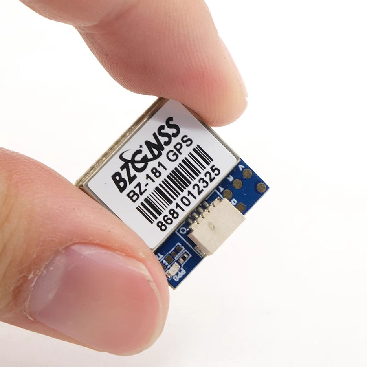 GPS модуль BZGNSS BZ-181 — розмір у пальцях